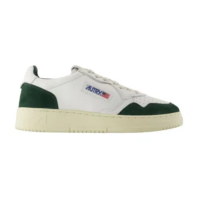 Autry Medalist Sneakers In White