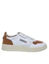 AUTRY MEDALIST SNEAKERS IN WHITE AND CARAMEL LEATHER AND SUEDE