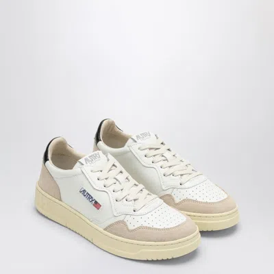 Autry Medalist Sneakers In White/black Leather In Neutral