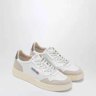 Autry Medalist Sneakers In White/grey Leather