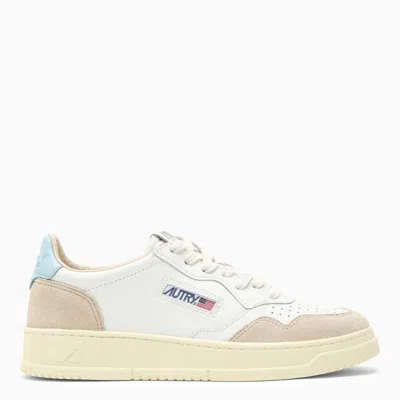 AUTRY AUTRY MEDALIST SNEAKERS IN WHITE/LIGHT BLUE AND SUEDE