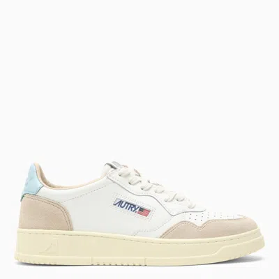AUTRY AUTRY MEDALIST SNEAKERS IN WHITE/LIGHT BLUE LEATHER AND SUEDE