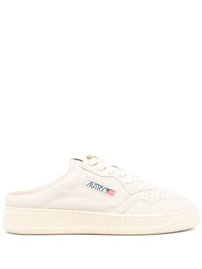 Autry Medalist Sneakers In Neutrals
