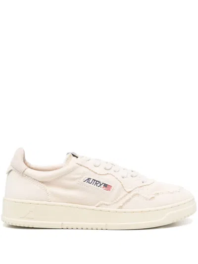 Autry Medalist Sneakers In Neutrals