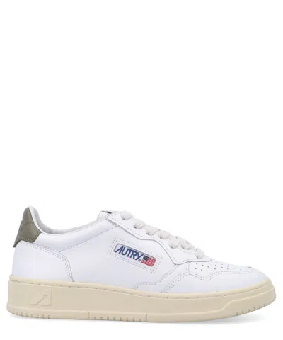 Autry Medalist Sneakers In White