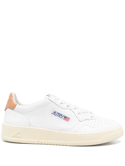 Autry Medalist Sneakers In White