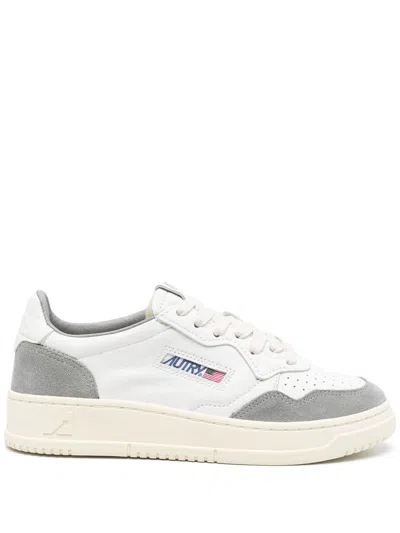 Autry Medalist Sneakers In White
