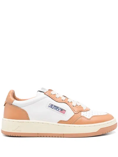 Autry Medalist Sneakers In White