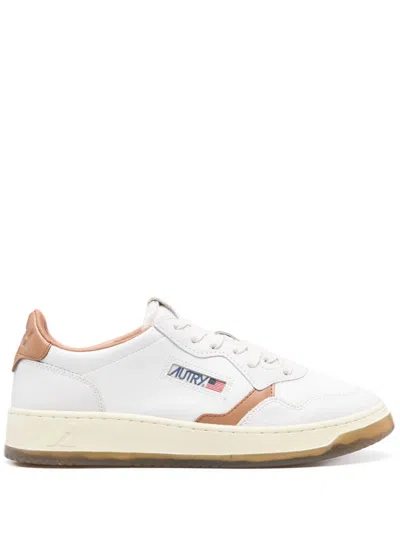 Autry Medalist Sneakers In White
