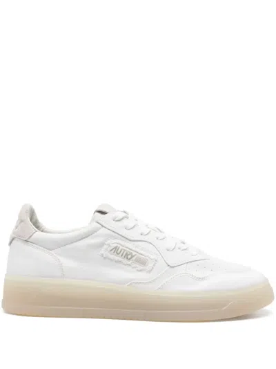 Autry Medalist Sneakers In White