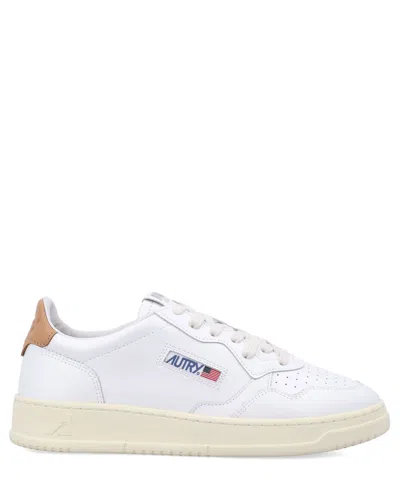 Autry Medalist Sneakers In White