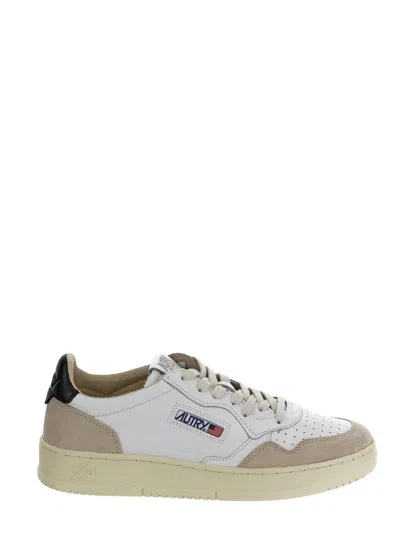 Autry Medalist Sneakers In White