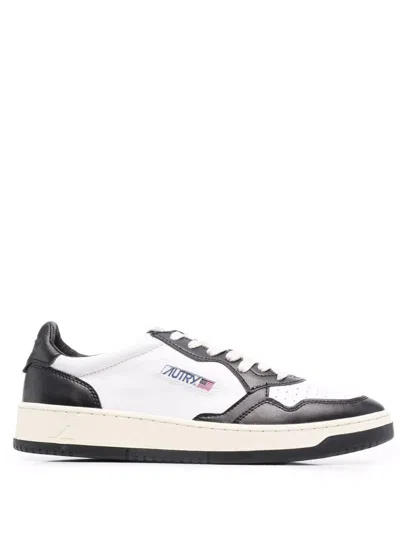 Autry Medalist Sneakers In White