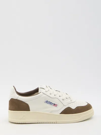 Autry Medalist Sneakers In White