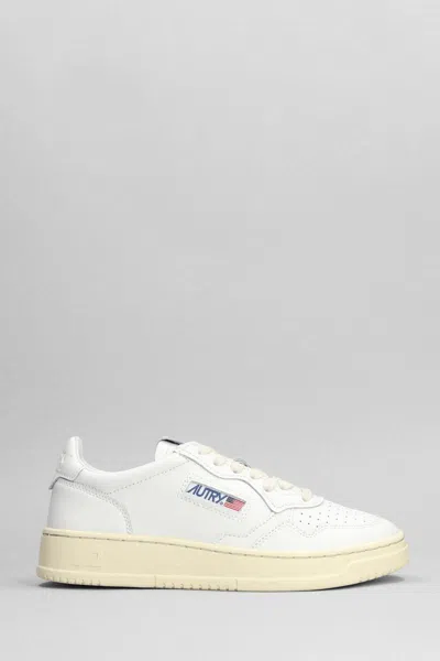 Autry Medalist Sneakers In White