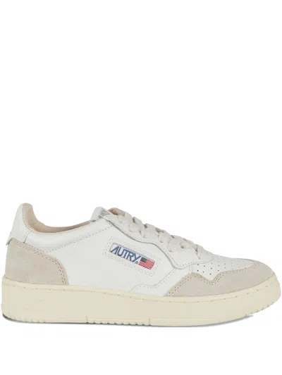 Autry Medalist Sneakers In White