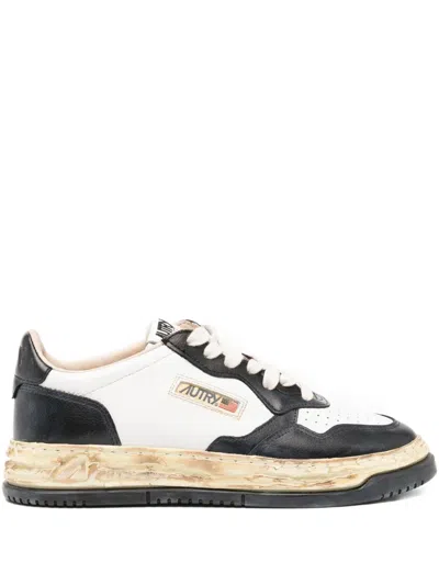 Autry Medalist Low-top Sneakers In White