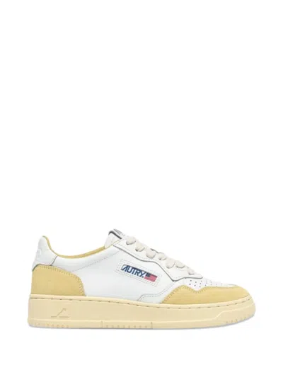 Autry Medalist Sneakers In White