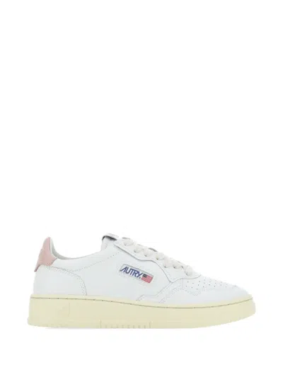 Autry Medalist Sneakers In White