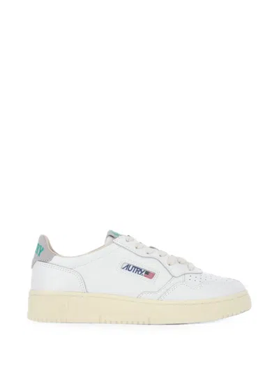 Autry Medalist Sneakers In White