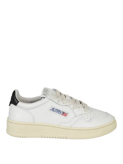 Autry Medalist Sneakers In White