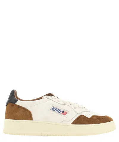 Autry 01 Low Sneakers In Neutrals