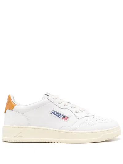 Autry Medalist Sneakers In White