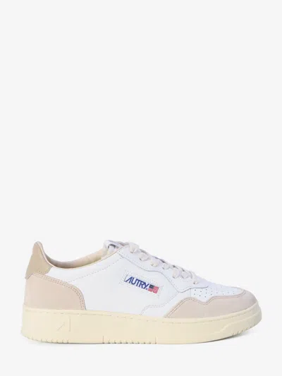 Autry Medalist Low Sneakers In White