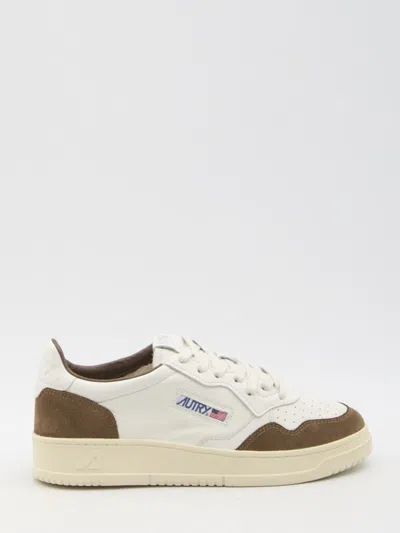 Autry Medalist Sneakers In White