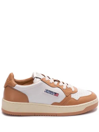 Autry Medalist Sneakers In White