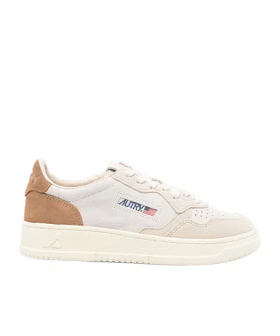 Autry Medalist Sneakers In White