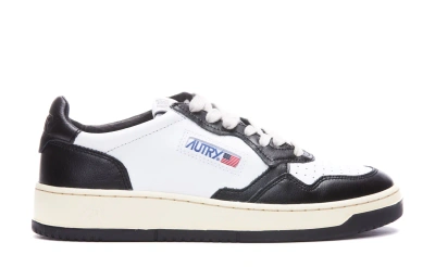 Autry Medalist Sneakers In White/black