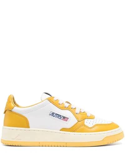 Autry Medalist Sneakers In Yellow
