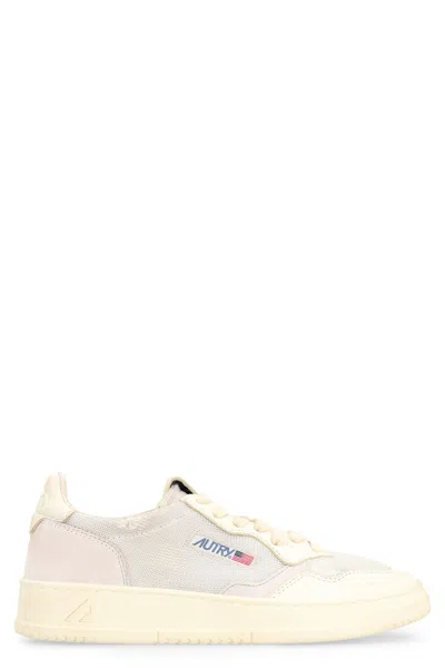 Autry Medalist Super Vintage Low-top Sneakers In Beige