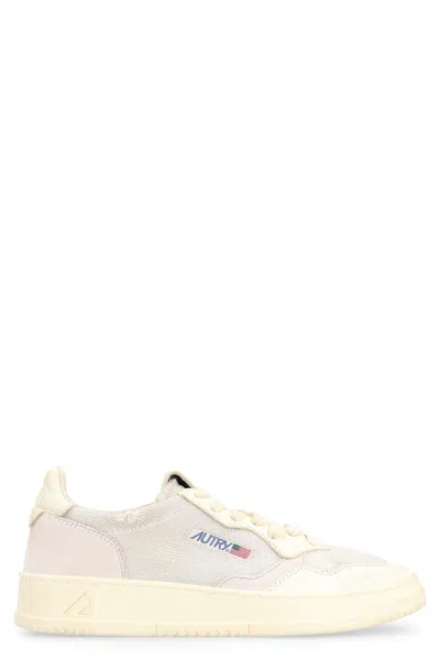 Autry Medalist Super Vintage Low-top Sneakers In Neutral