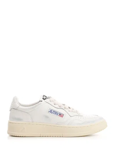 Autry Medalist Super Vintage Sneakers In White