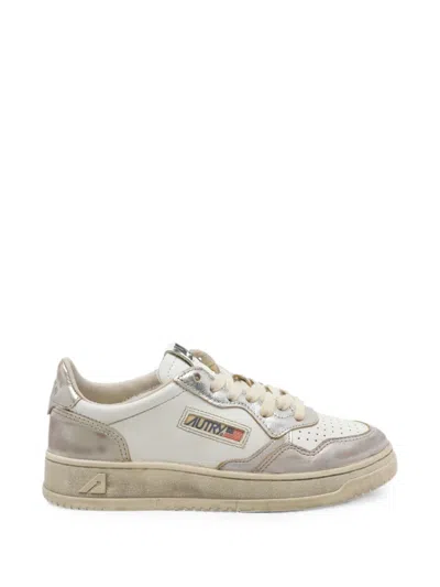 Autry Medalist Super Vintage Sneakers In White