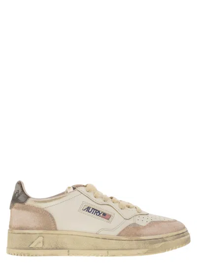Autry Super Vintage Medalist Low Sneakers In Nude And Sepia Leather In Multicolor