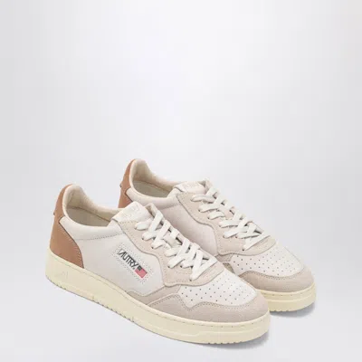 Autry Medalist Trainer In Sand/cigar Leather And Suede In Neutral