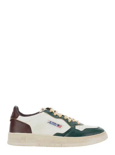 AUTRY 'MEDALIST LOW VINTAGE' WHITE SNEAKERS WITH CONTRASTING HEEL TAB IN LEATHER MAN