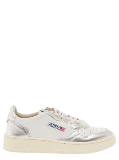AUTRY MEDALIST' WHITE AND SILVER LOW TOP SNEAKERS WITH LOGO PATCH IN LEATHER