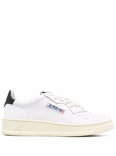 Autry 'medalist' White Low Top Sneakers With Contrasting Heel Tab In Leather Woman In Multi