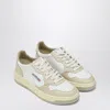 Autry Medalist Low Sneakers In Neutral