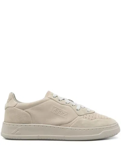 Autry Medallion Sneakers In Neutral
