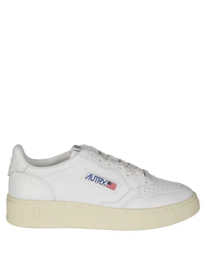 Autry Medalist Low-top Sneakers In White