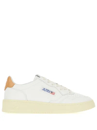 Autry Medialist Low Leather Sneakers In Brown