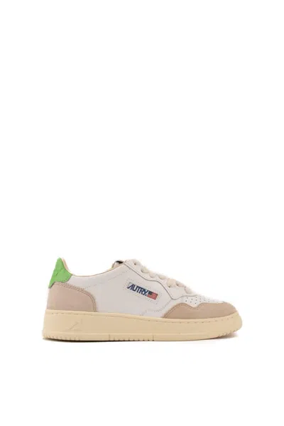 Autry Medialist Low Sneakers In White/green Leather And Suede In White/grn