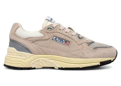 Pre-owned Autry Men's  Hyperway Sneakers In Sand Brown/silver