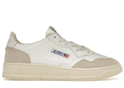 Pre-owned Autry Men's  Medalist Beige Sneakers In White/suede