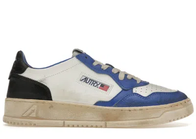 Pre-owned Autry Men's  Medalist Leather Low Distressed Sneakers In White/black/azure